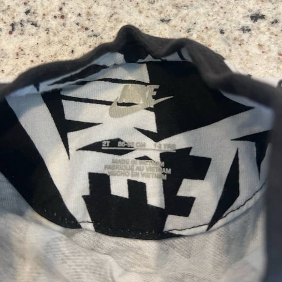 Nike Shirt toddler boy 2T - Picture 3 of 3